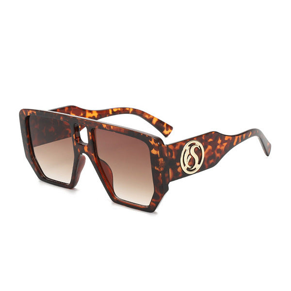 Damen Quadrat-Sonnenbrille mit auffälligem Muster und goldenen Akzenten Brehn