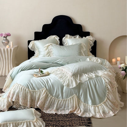 Luxuriöses romantisches Bettwäsche-Set mit Spitzenvolants und besticktem Baumwollsatin