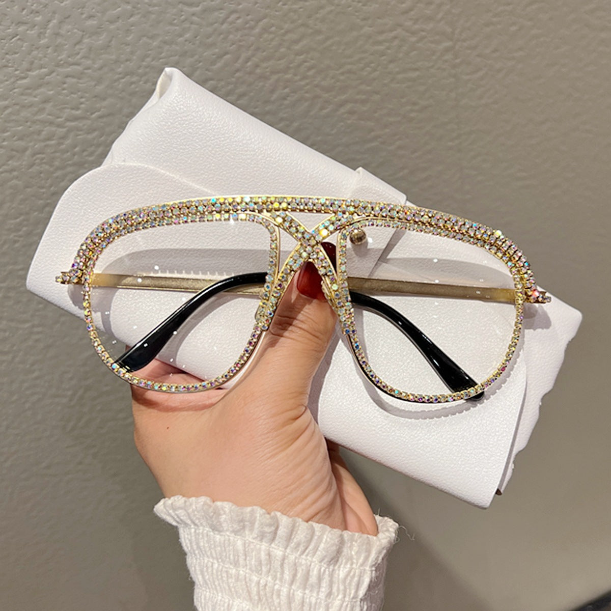 Damen Glamouröse oversized Sonnenbrille mit funkelndem Kristallrahmen Brehn