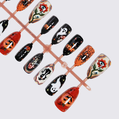 Festliches Kunstnagelset mit gruseligen Halloween-Motiven Brehn