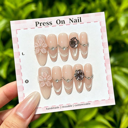 Anpassbare florale Press-On Nagelkollektion