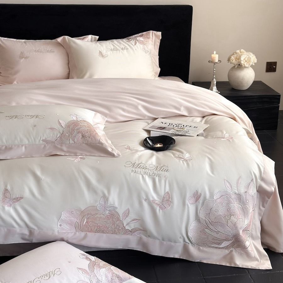 Luxuriöses Satin-Bettwäsche-Set mit zarten Rosen- und Schmetterlingsstickereien