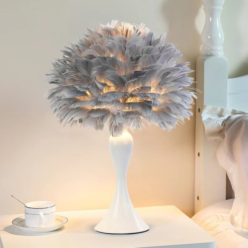 Federbetonte Tischlampe