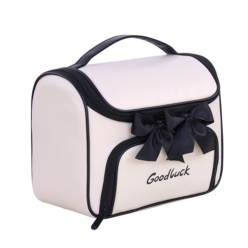 Kosmetik- Und Toilettentasche Mit Elegantem Schleifenakzent Brehn