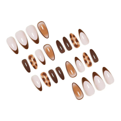 Künstlerische Stiletto Press-On Nägel mit glänzendem Finish Brehn