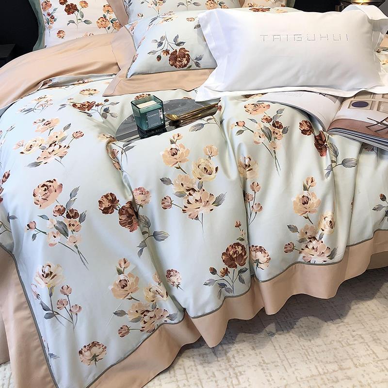 Premium-Satin-Bettbezug-Set mit zartem Aquarell-Blütenprint und eleganter Volantkante