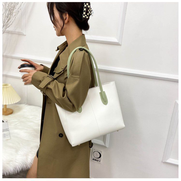 Minimalist Strukturierte Schultertasche