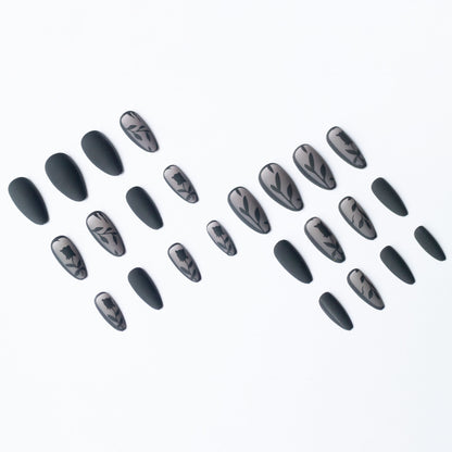 Künstlerisches, blumeninspiriertes Nagelkunst-Set