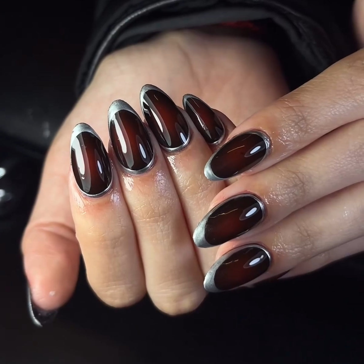 Stylische Stiletto-Nägel mit elegantem Glanz Brehn