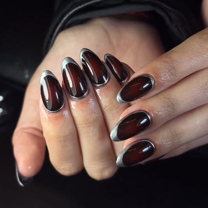 Stylische Stiletto-Nägel mit elegantem Glanz Brehn