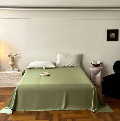 Luxuriöses Satin-Bettwäscheset mit seidig-glatter Oberfläche, Wendefunktion und Hotelverschluss