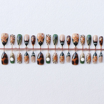 Tropisch inspiriertes handwerkliches Press-On Nagelset