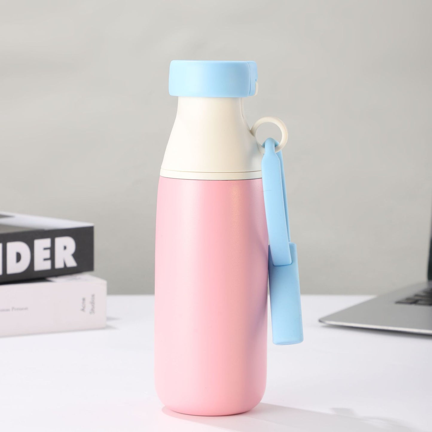 Damen isolierte Wasserflasche mit praktischer Trageschlaufe Brehn