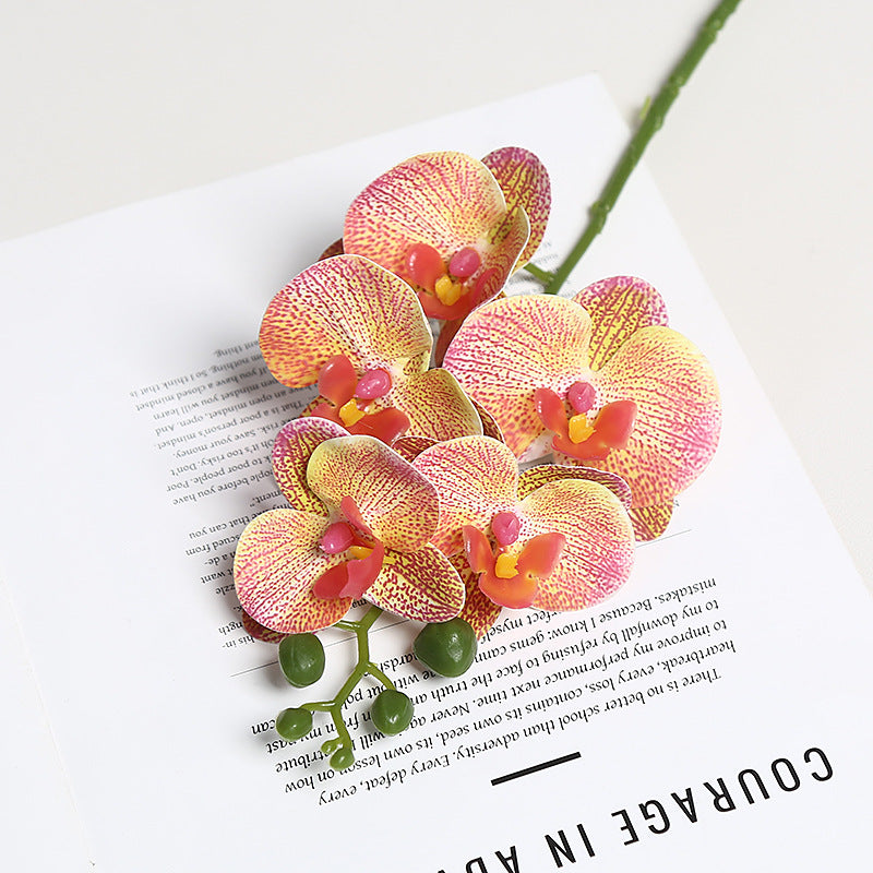 Realistische Orchideenblütenstängel