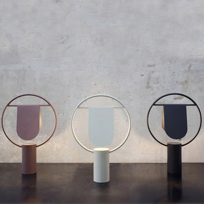 Künstlerische Tischlampe mit einzigartiger Silhouette