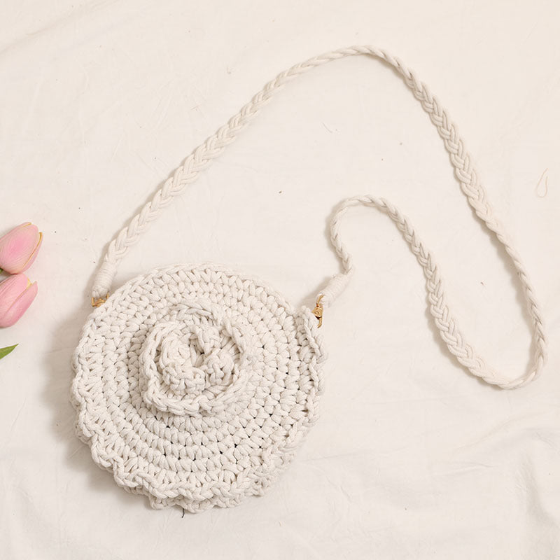Handgehäkelte Umhängetasche mit Floralen Details Brehn