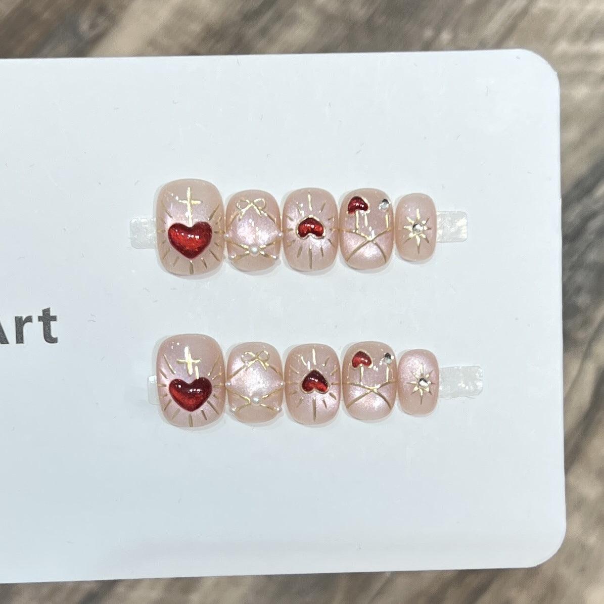 Künstlerisches Herz-Themen Press-On Nail Art Set Brehn