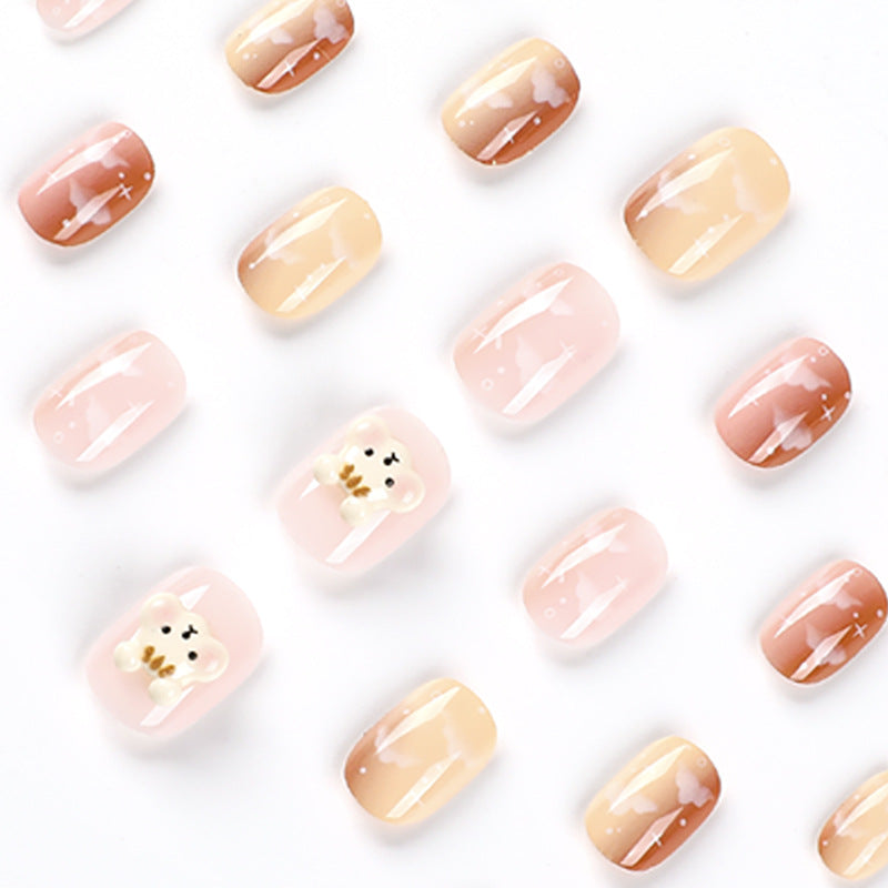 Künstliche Nagelkunst mit Wolken-Design Brehn
