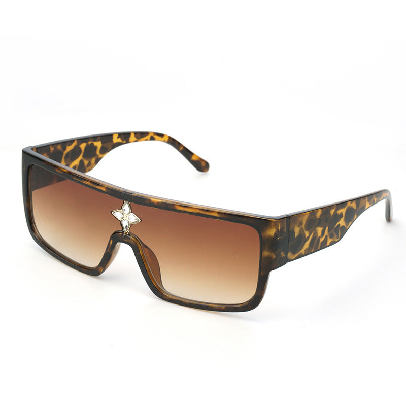 Damen Sonnenbrille im futuristischen Oversized-Design mit funkelndem Dekor Brehn