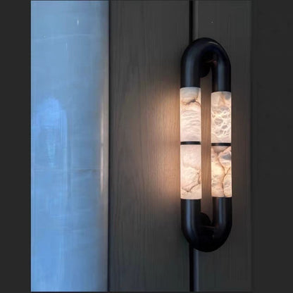 Zeitgenössische Wandlampe mit strukturiertem Design