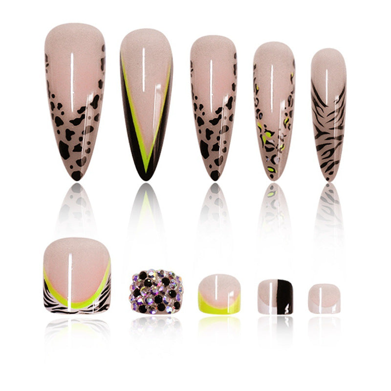 Trendige Stiletto-Nagelkunst Brehn