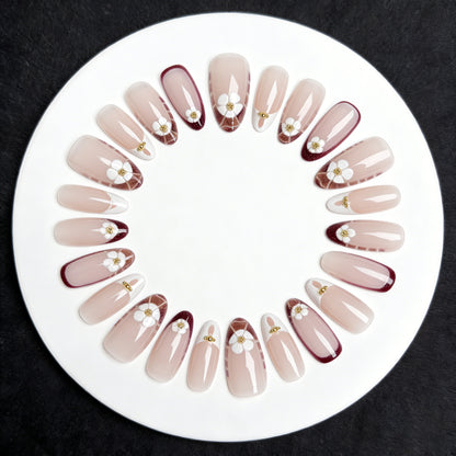 Elegante florale Design Press-On-Nagelverzierung Brehn