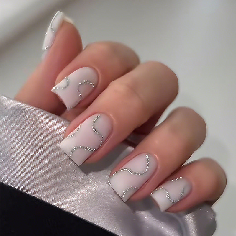 Kunstnägel mit glitzernden Akzenten Brehn