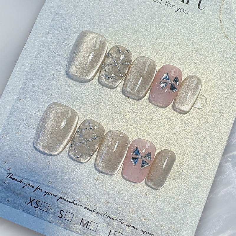 Klassisches French Tip Druck-Nagelset Brehn