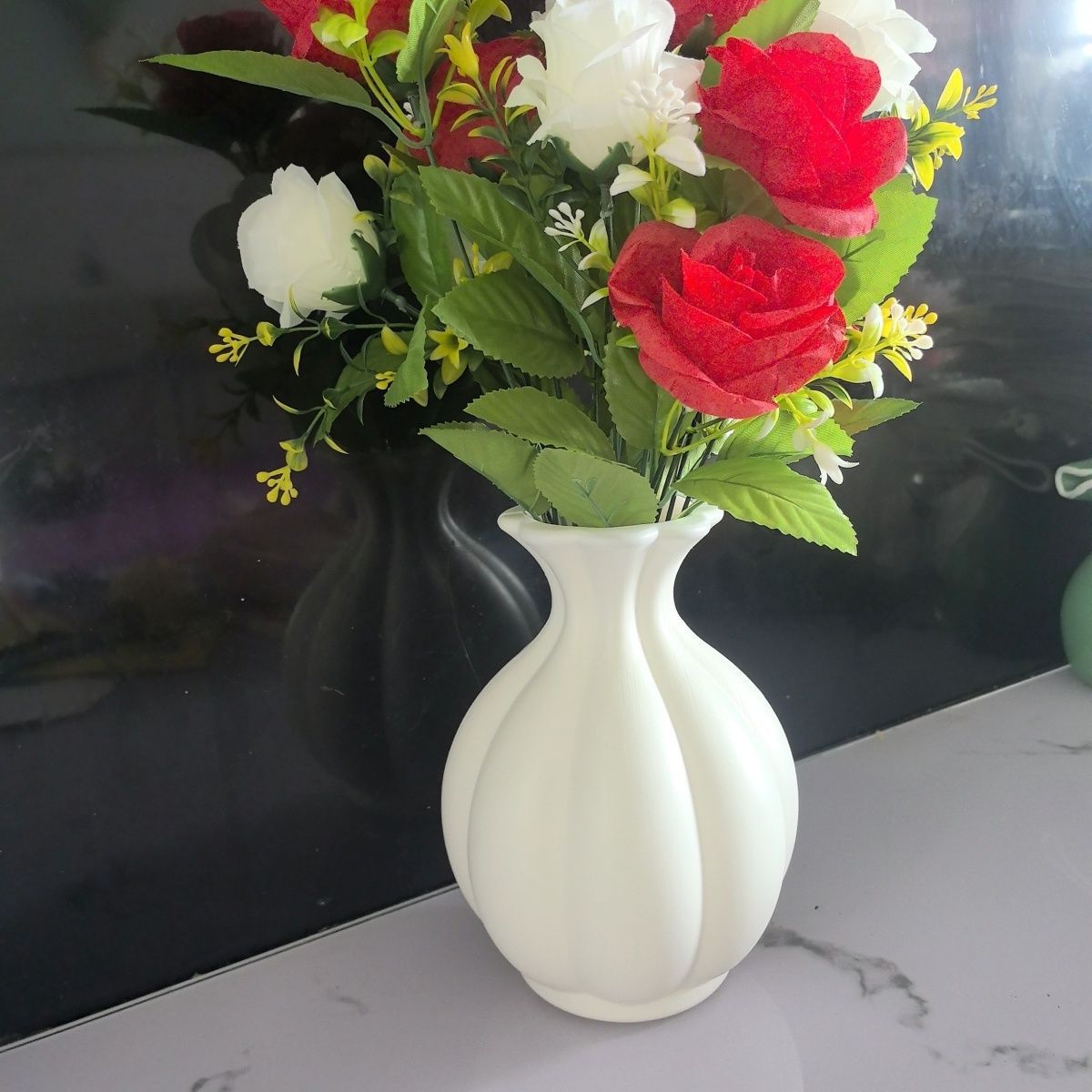 Elegante Skulpturierte Dekorative Vase Brehn