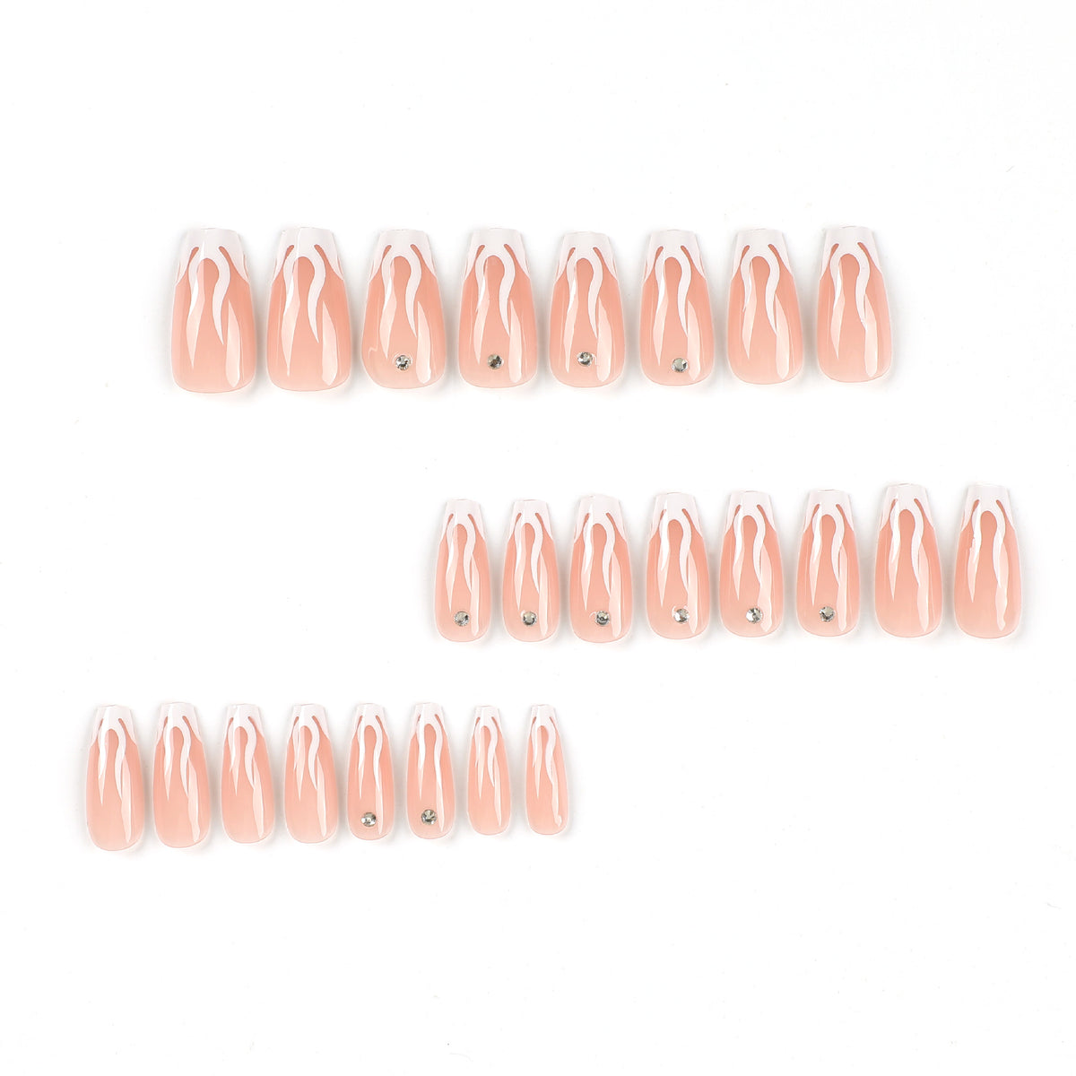 Kunstvolle Nagelverlängerungen mit glamourösem Design Brehn