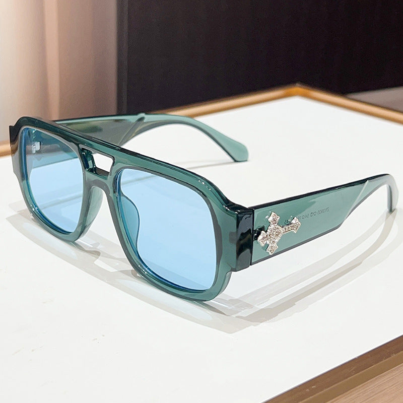 Statement Geometric Shield Sonnenbrille mit dekorativem Akzent Brehn