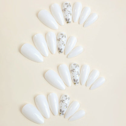 Elegante mandelförmige Nagelkunst Brehn