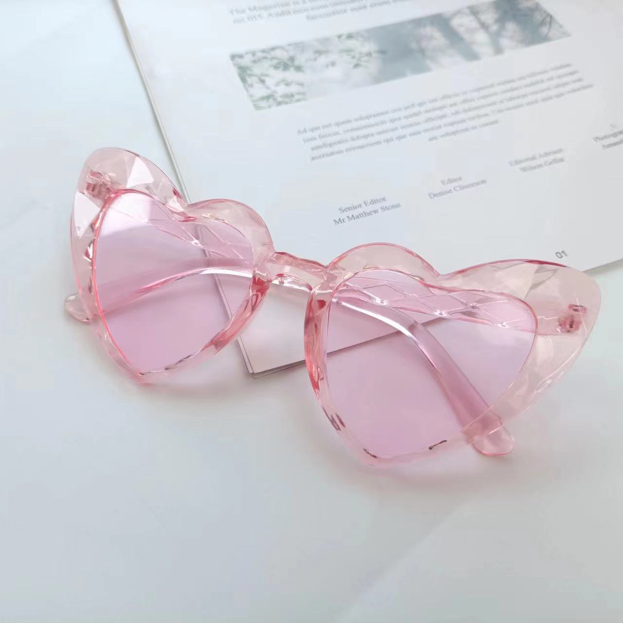 Damen Herzförmige Sonnenbrille mit transparenten Gläsern Brehn