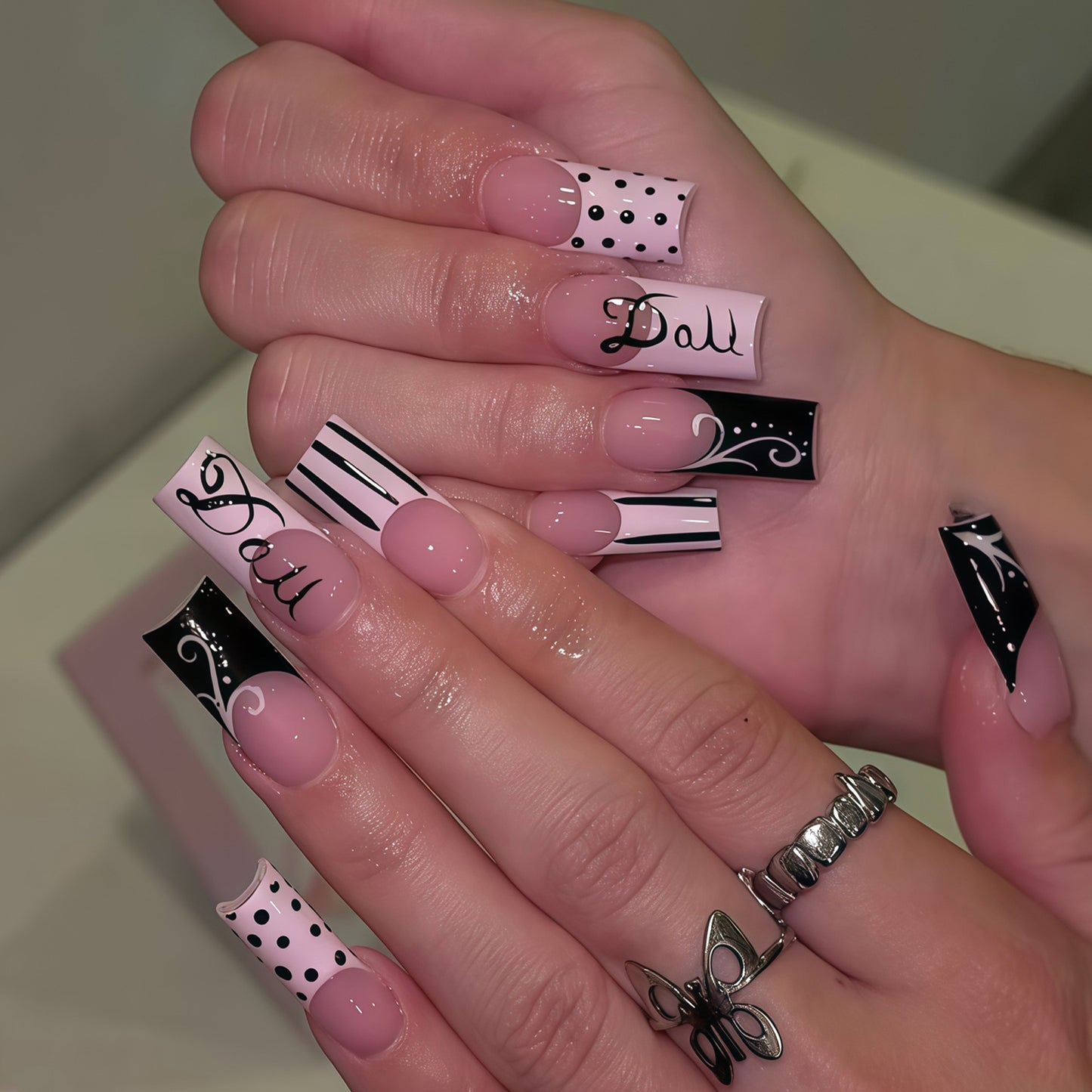 Dekorative lange Press-On Nagelkunst Tipps Brehn