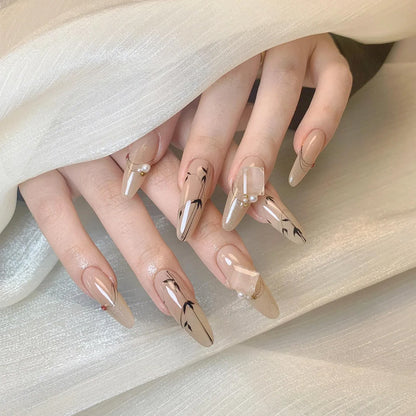 Stylische Press-On-Nageltips mit Leopardendesign Brehn