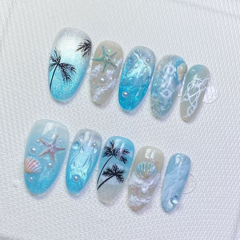 Kunstnagelset mit floralen Mustern und Ombre-Effekten Brehn