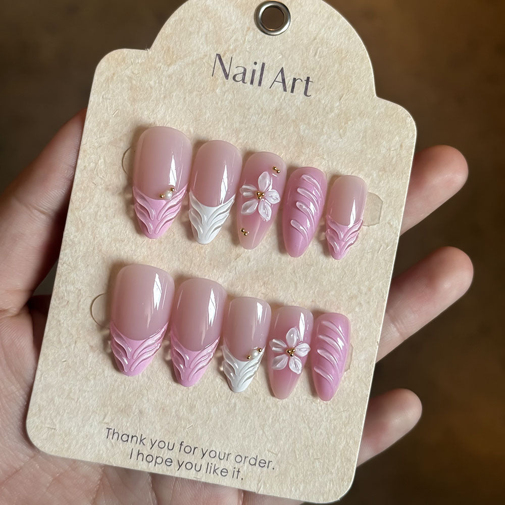 Floral Verziertes Press-On Nagelset Brehn
