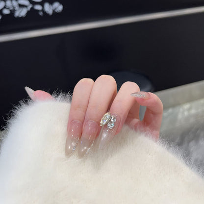 Elegantes Stiletto-Nagelkunst-Set mit Kristallverzierungen Brehn