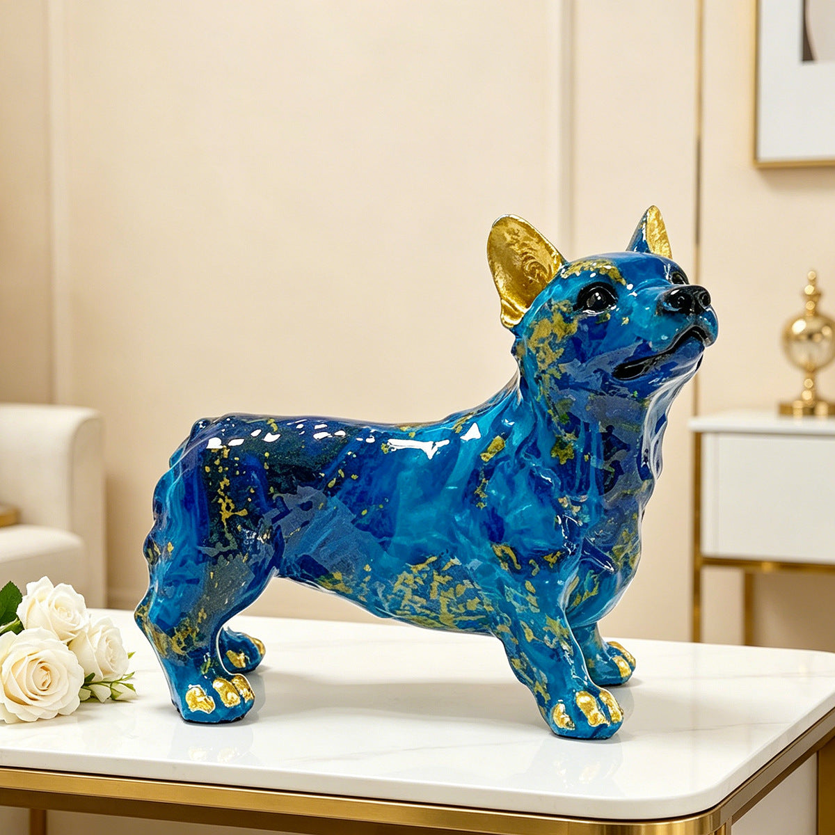Bunte Dekofigur eines Welsh Corgis Brehn