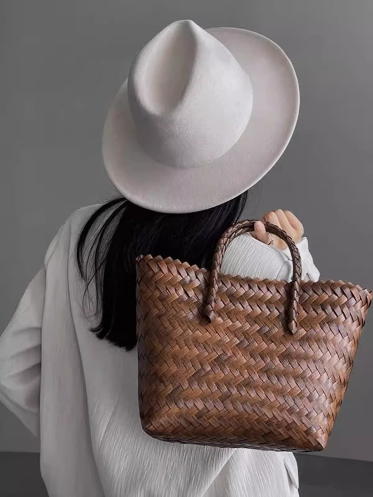 Handtasche Aus Geflochtenem Bast Brehn