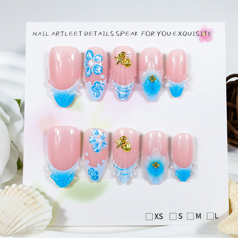 Kunstnägel Set mit eleganten floralen Akzenten Brehn