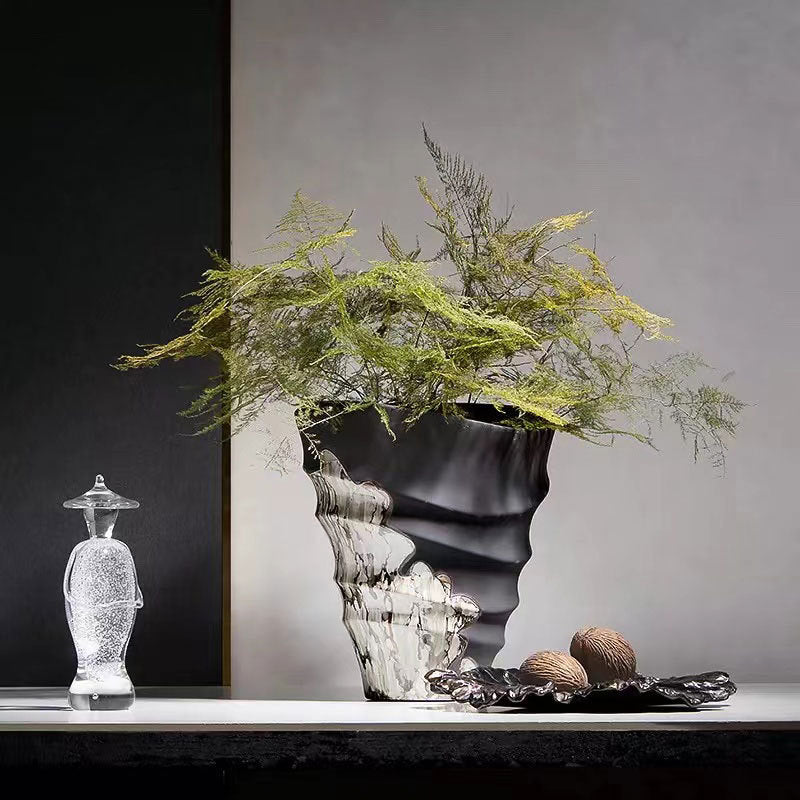 Zeitgenössische abstrakte dekorative Vase