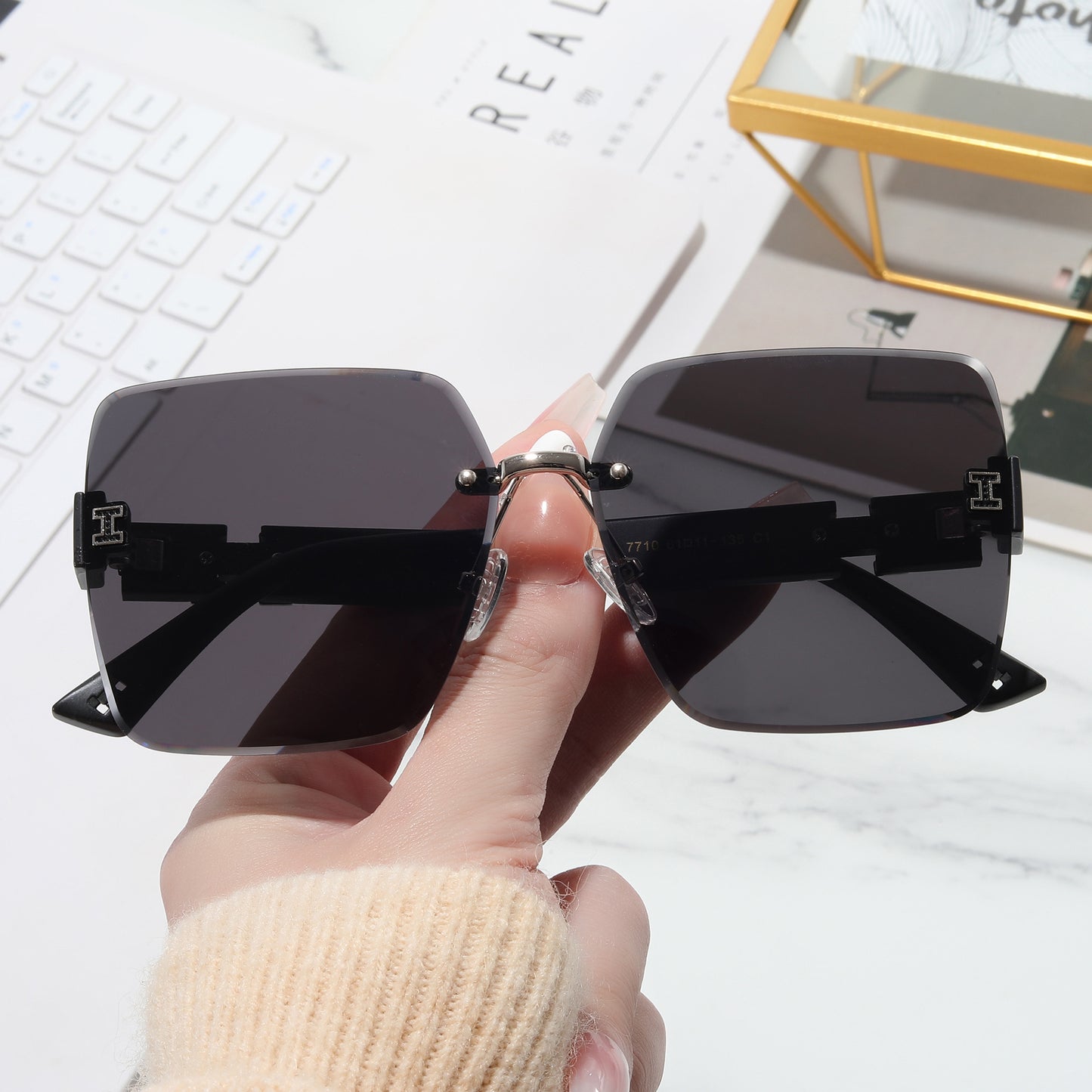 Damen oversized quadratische Sonnenbrille mit stilvollen Akzenten Brehn