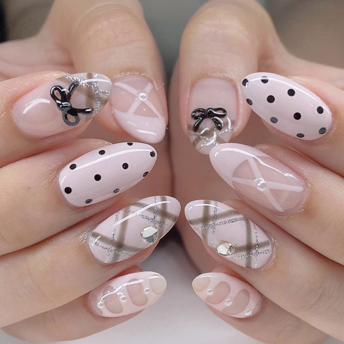Kunstvolle Nagelkunst mit aufregenden Designs Brehn