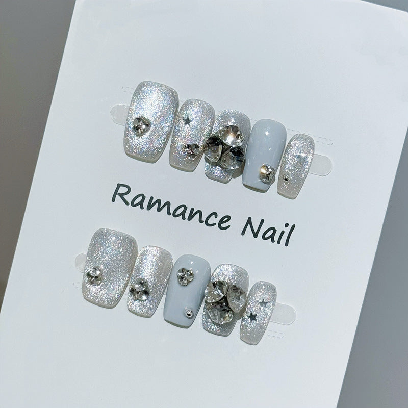Glamouröse mit Strass besetzte Press-On Nagelkunst Brehn