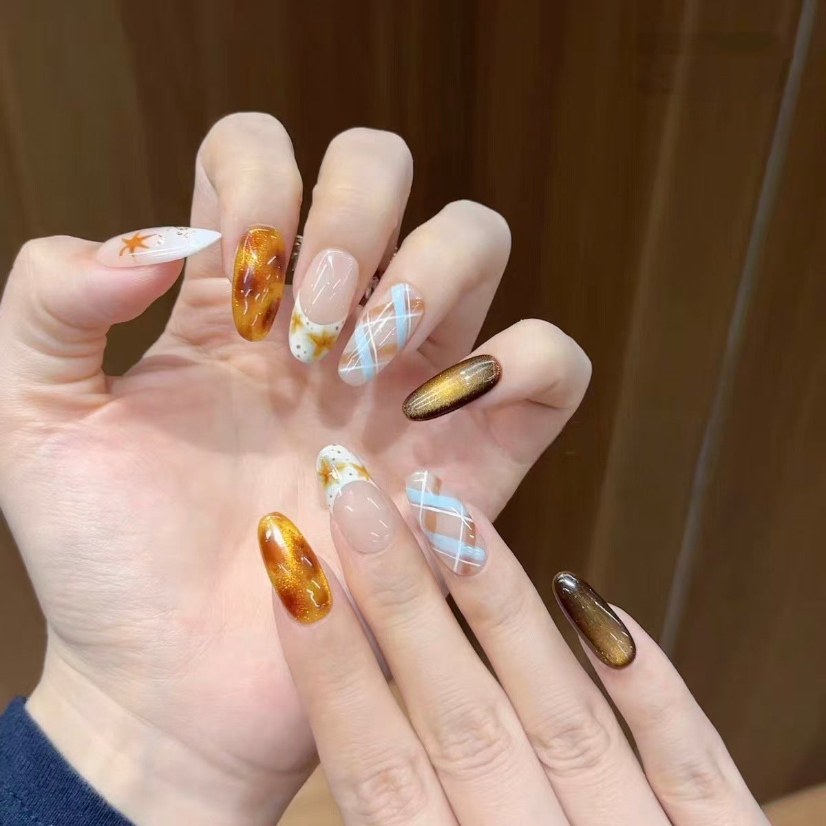 Dekorative Nagelkunst Brehn