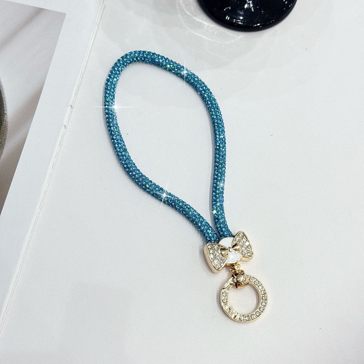 Elegante Schleifenanhänger-Halskette Brehn