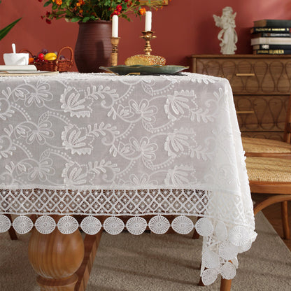 Elegante bestickte Spitzen-Tischdecke