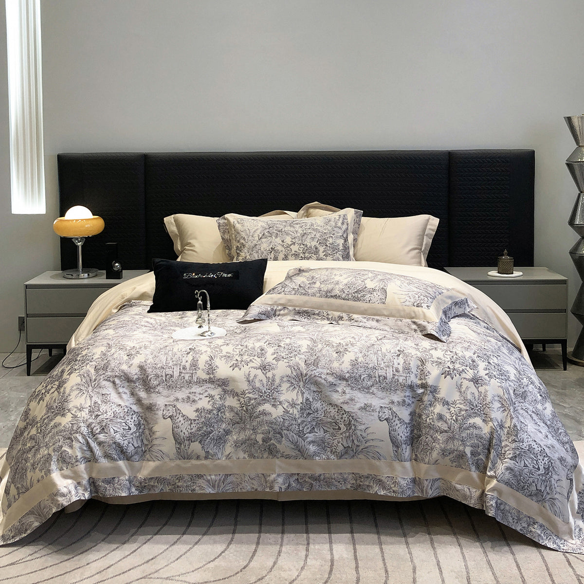Luxuriöses Baumwollsatin-Bettwäsche-Set mit Tier-Toile-Motiv und Satinkante