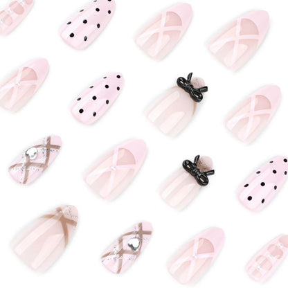 Chic Künstlerische Press-On Nageldesign